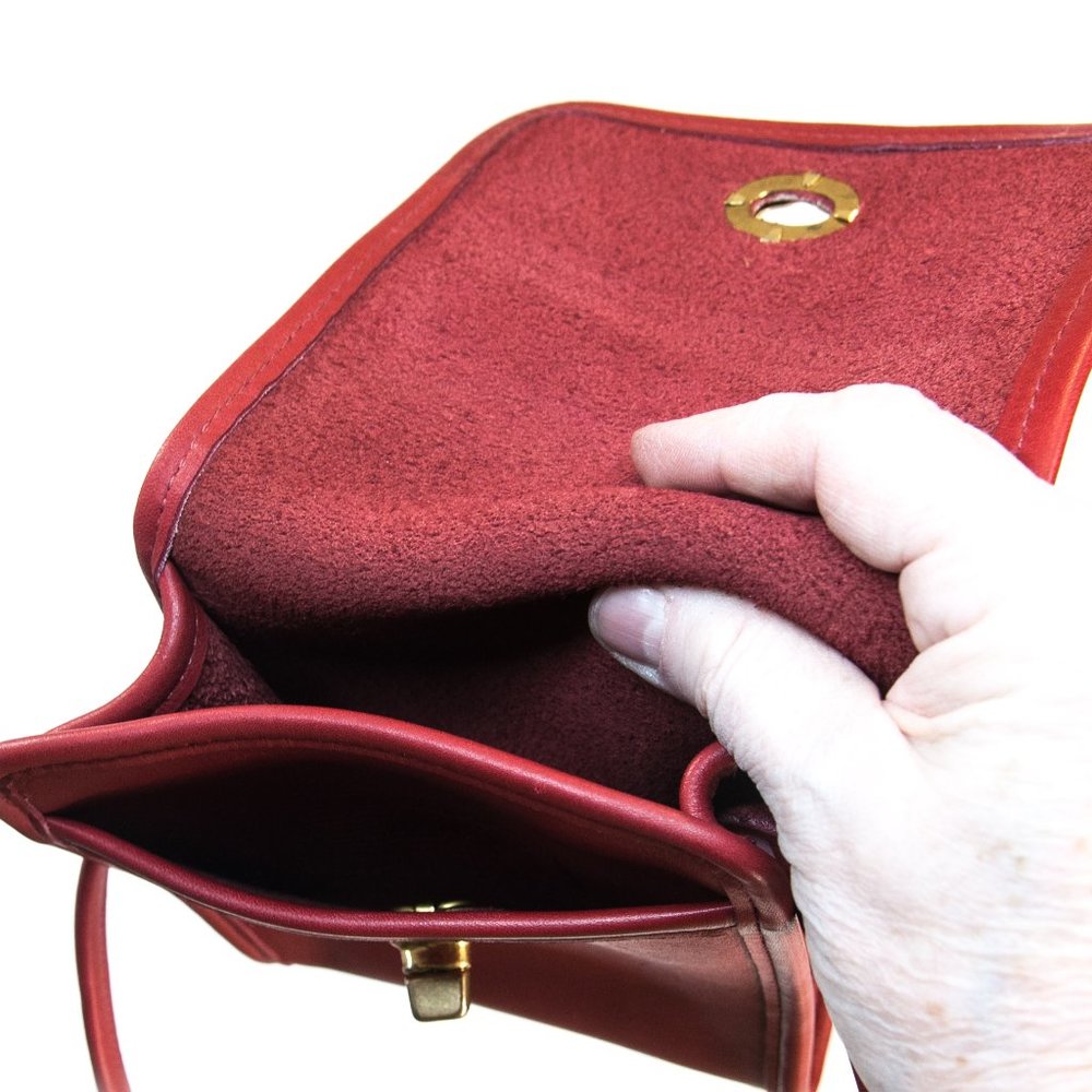 Coach Vintage Red Scooter Swing Pack  (L5D 9893) - Picture 9 of 10